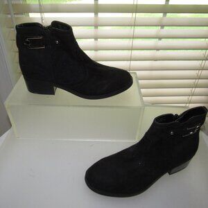 TOETOS New York “Alexis‑03” Black Suede Buckle Ankle Booties 7 M Urban Chic